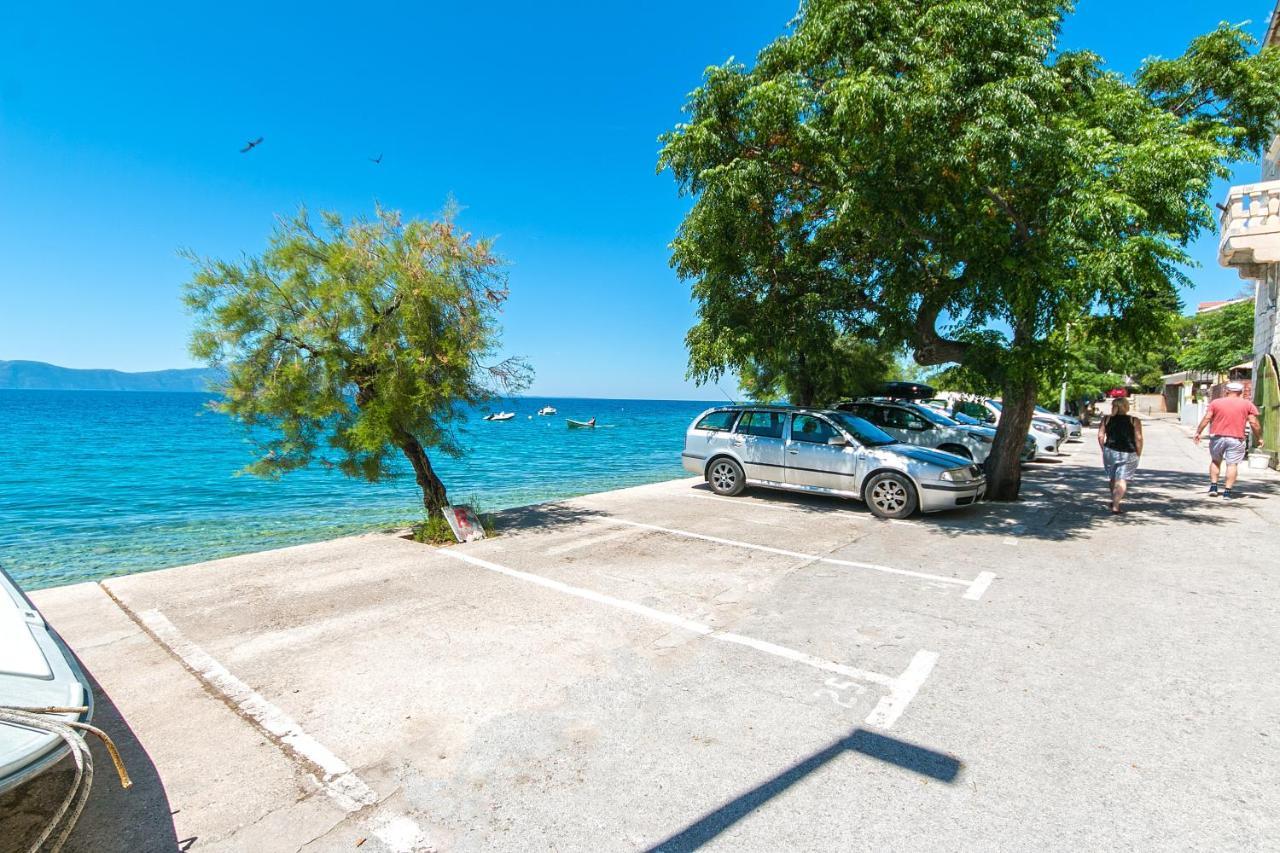Apartments By The Sea Brist, Makarska - 15714 포도카 외부 사진