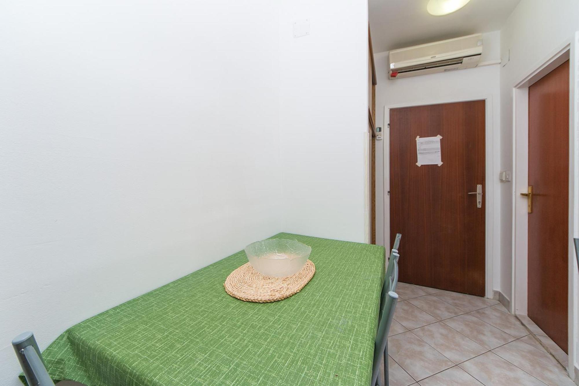 Apartments By The Sea Brist, Makarska - 15714 포도카 객실 사진